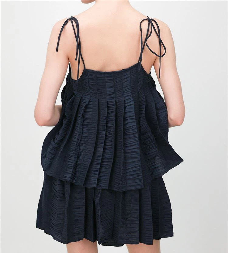 Skirt part shows A shape